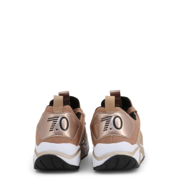 EA7 – Image 5